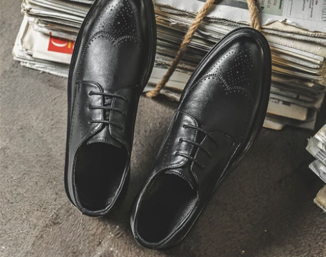 新款男皮鞋正装黑色百搭休闲商务韩版潮流英伦...
