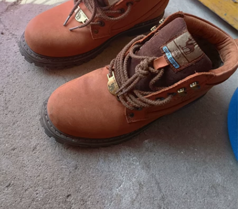 骆驼马丁靴   鞋太多了   需要的人看看...