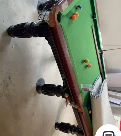 台球桌 给钱就卖 但是我不会拆 感兴趣的话...