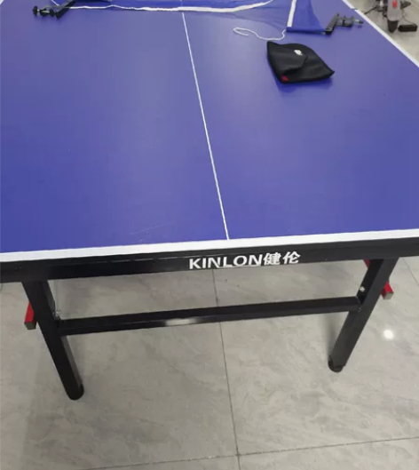 建伦乒乓球桌!!家用99.99新!并送拍套...