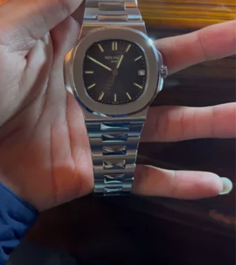 蓝螺子一个，玩具表 ppfv4最高最好的，走时稳定喜欢的抓紧...