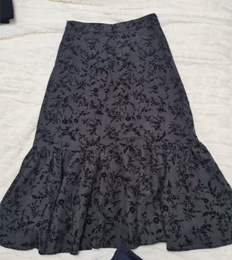 秋冬暗纹鱼尾裙 M号不太会搭配腰围70-7...