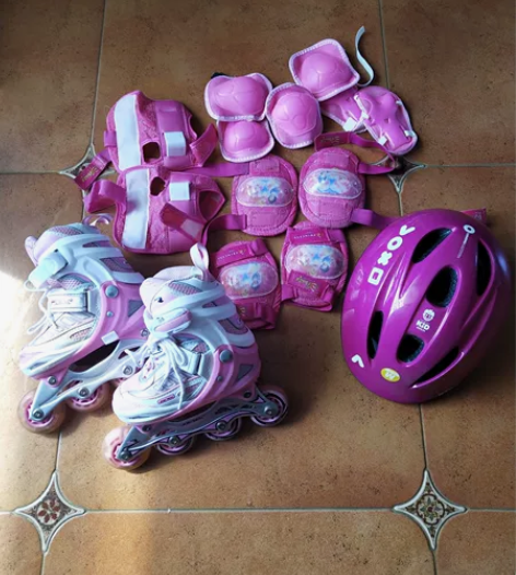 儿童滑轮鞋女鞋底19厘米，适合穿27码左右...