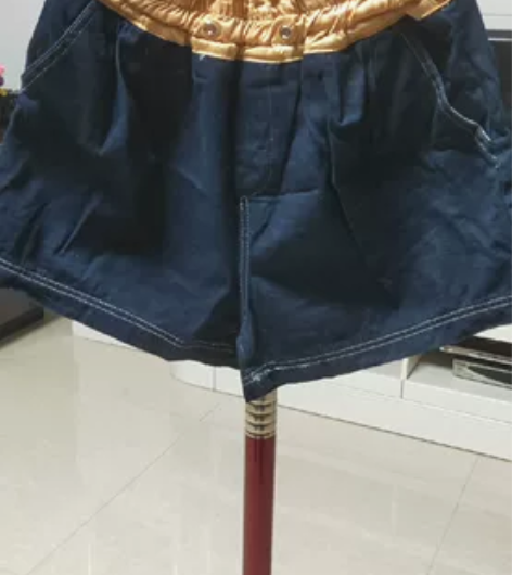 拼接牛仔短裤，松紧腰，130斤以内能穿 感...