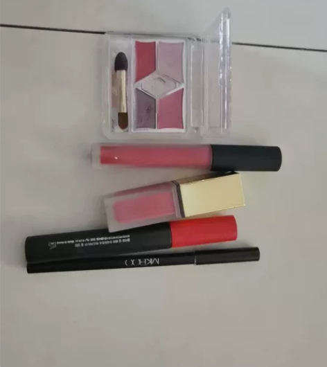 彩妆打包卖，can make五色眼影14，...