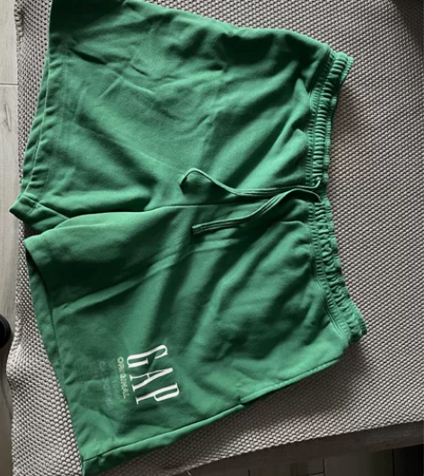 GAP法式圈织软短裤 感兴趣的话点“我想要...