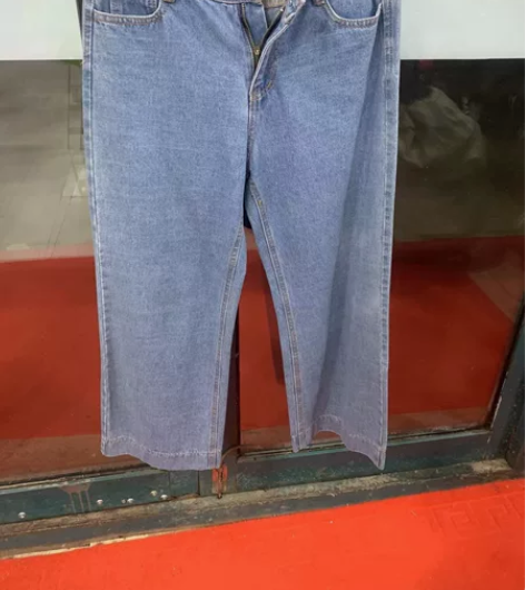 女装尾货牛仔裤全新,牛仔裤全新,尺码L,3...