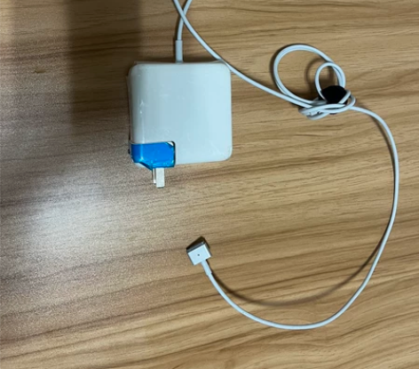 苹果电脑充电线，非原装，介意者慎拍哦 Ma...