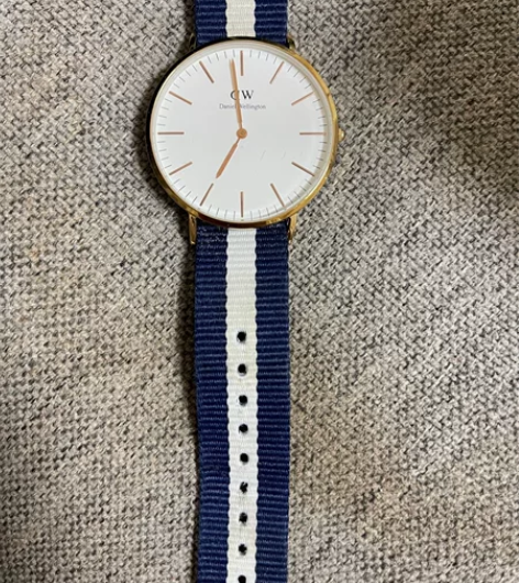 dw手表 京东官方店买的