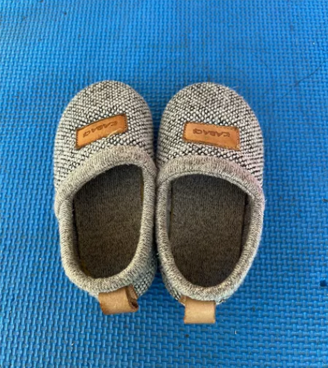 娃姥姥给买的婴儿胶皮软底鞋，内长13厘米，...