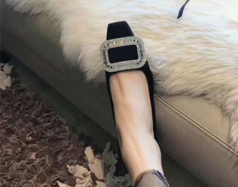 新款2021方头RV钻扣真丝百搭浅口女鞋