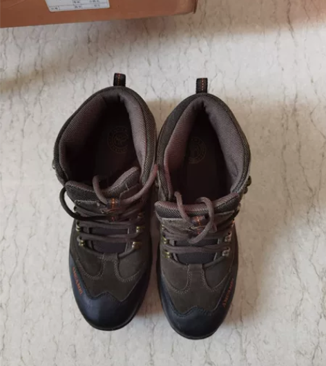 骆驼全皮男士运动鞋,几手全新,有需要的速联...