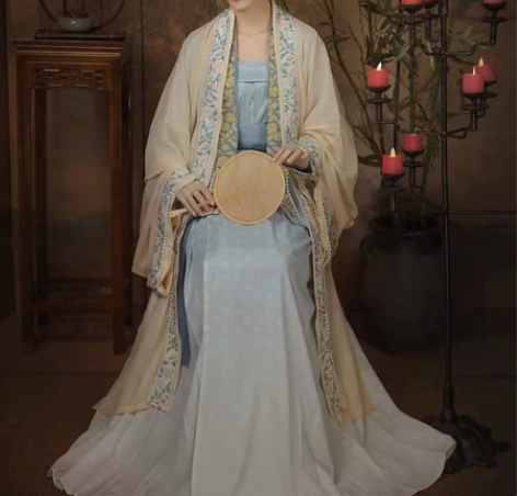 汉服——全新，吊牌在——四件套 质量很好！...