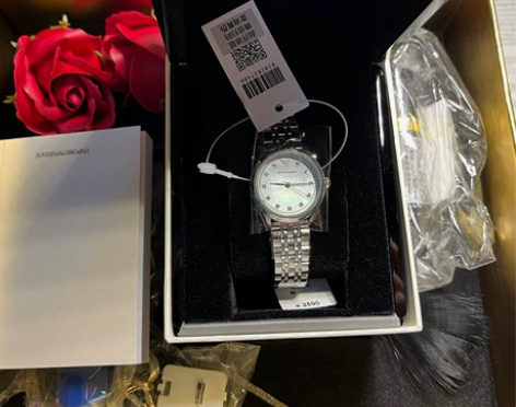 阿玛尼手表全新，如图所示，别人赠送，全新未...