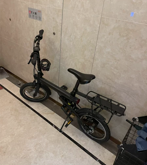 米家骑记电动自行车，一代，行驶3000公里...