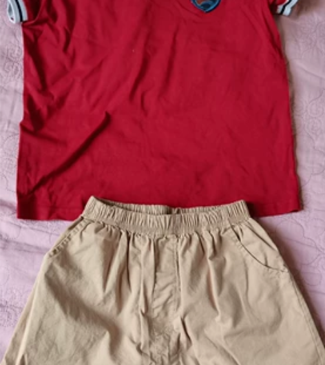 幼儿园夏天校服，120码，退园了，转卖 感...