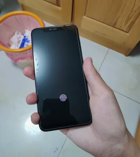 小米8屏幕指纹透明版，8+128存储，烧屏...