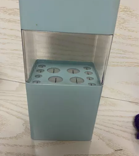 水彩画笔收纳可倒置晾笔架 水彩笔毛笔防尘收...