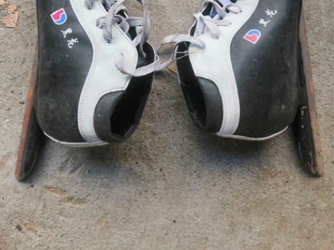 老式滑冰鞋刀，真皮，一付包邮，没用几次，皮...