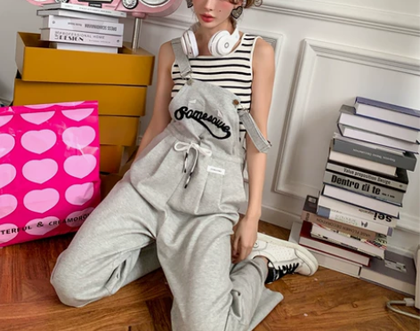 SOMESOWE标签贴布背带裤减龄运动灰色...