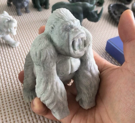 各种玉雕动物，需要可以定制，玛瑙，翡翠，主...