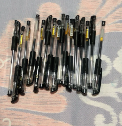 最炫中性笔7.5块16支 感兴趣的话点“我...