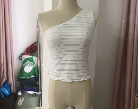 全新夏天女士吊带背心 仅下水，码数是L码，...