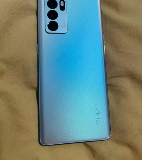 刚用一个多月的 OPPO reno6pro...