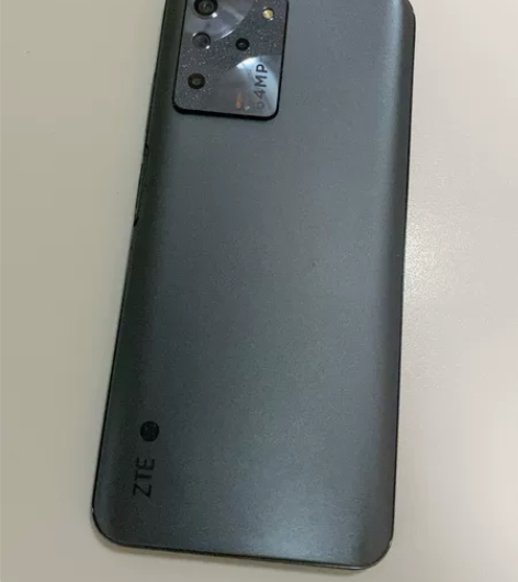 中兴 S30 8+128 成色如图，功能一...