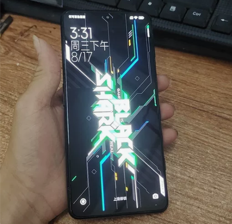 黑鲨四Pro，12+256，成色如图，伊拉...