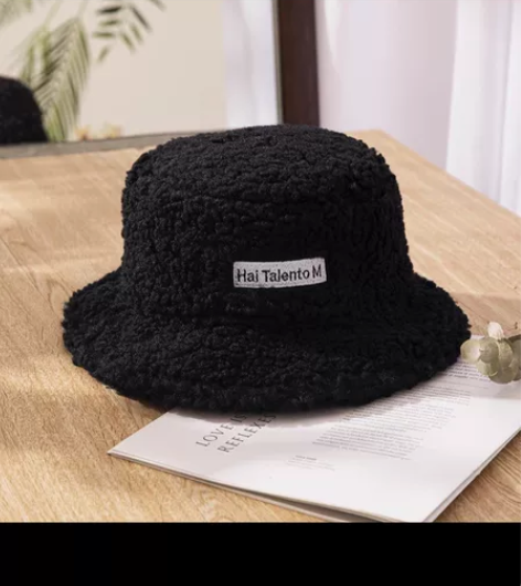 羊羔毛渔夫帽 一次没戴过 出闲置 当初淘宝...