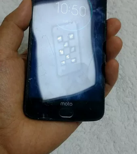 moto z2018，国行金标，已解锁刷原...