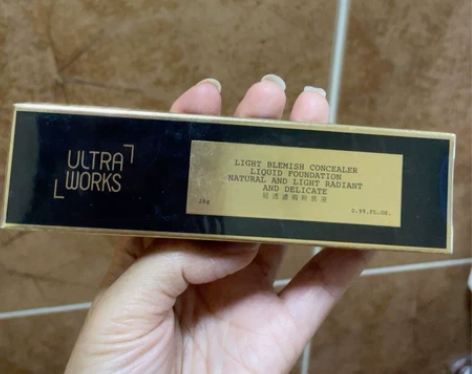 萃工厂清透遮瑕粉底液自然白颜色，个人不喜欢...