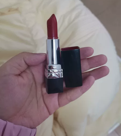 Dior999口红   用了一小部分   ...