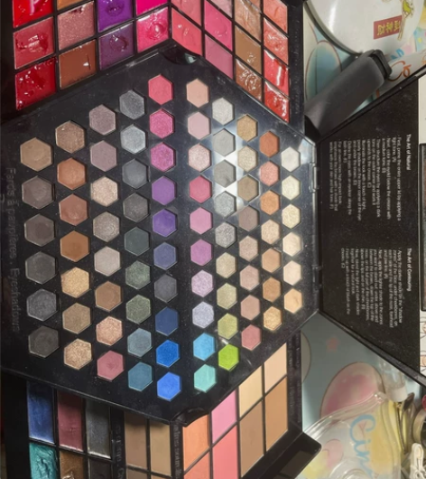 丝芙兰眼影 有唇膏阴影 高光 腮红 眼线 ...