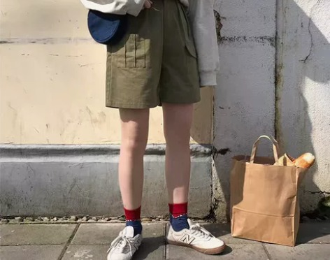 奶兔星球-自制 两颗纽扣小A型工装短裤女宽松高腰… 颜色分类...