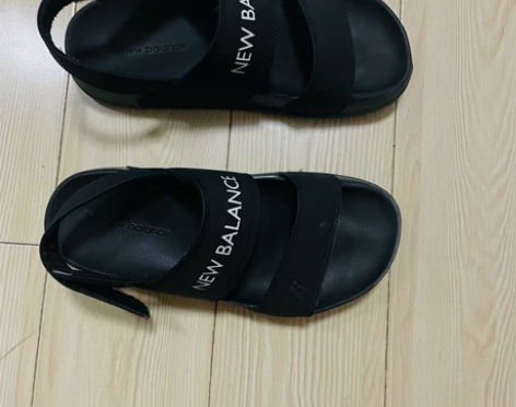 new balance 新百伦凉鞋，黑色，...