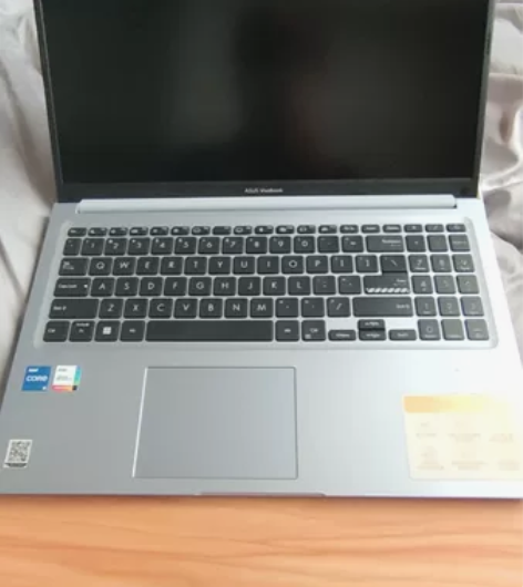 华硕无畏15 1240p 12代酷睿 16...