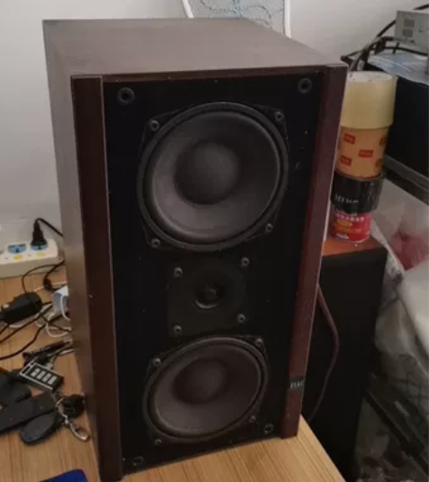 意力原装音箱一对,无拆无修,成色一般,保存...