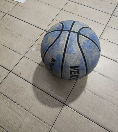 篮球出售了 感兴趣的话点“我想要”和我私聊...