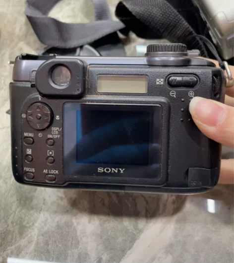 索尼数码相机 感兴趣的话点“我想要”和我私...