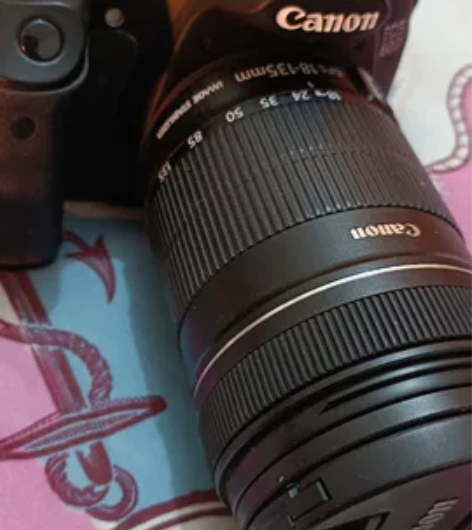 佳能单反相机60D，原价7800，现价30...