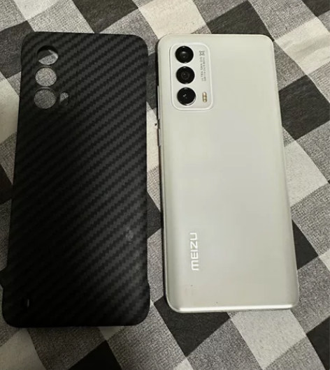 魅族18 8+256 白色摄像头有点进灰磕...