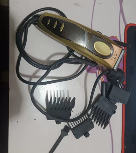 以前老妈开理发店时候的理发器，现在不用了想...