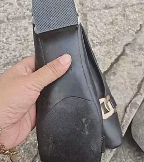 百搭金属扣软皮单鞋2022新款春季平跟方头...