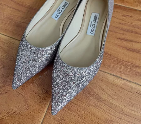 女士单鞋 几乎全新均穿着一小时左右 红色的...