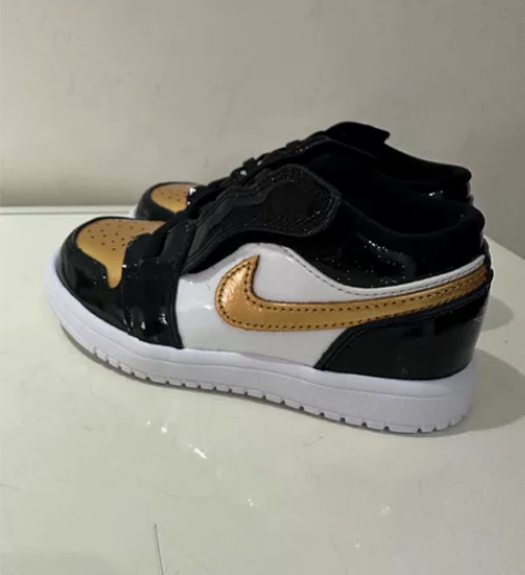 全新乔丹9c，内长16，购于南京万象天地，...