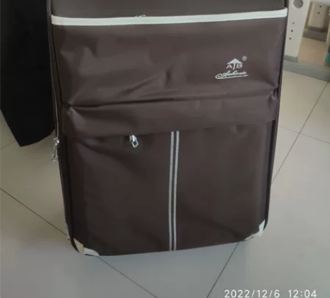 24寸拉杆箱,万向轮,买时小300,旅游时...