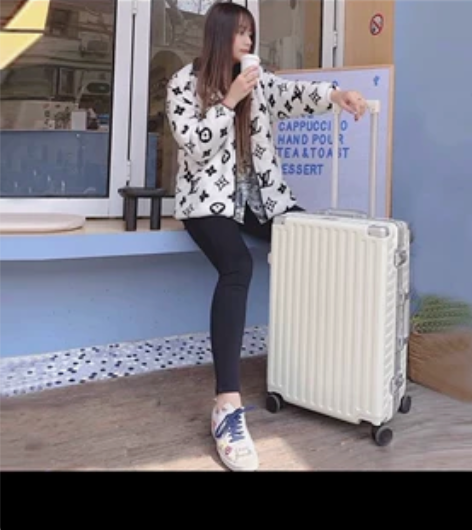 漫游拉杆箱，全新未使用，偏米白色，结婚买的...