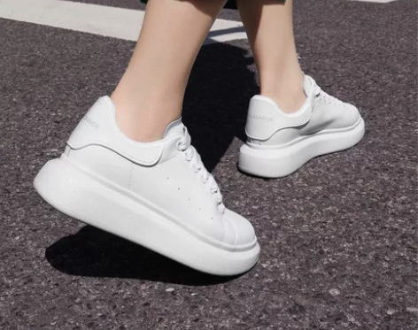 小白鞋百思图  感兴趣的话点“我想要”和我...